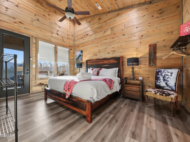 617 Big Bear Ridge Road, Gatlinburg, TN 37738