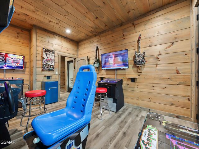 617 Big Bear Ridge Road, Gatlinburg, TN 37738