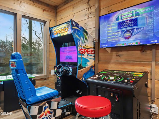 617 Big Bear Ridge Road, Gatlinburg, TN 37738