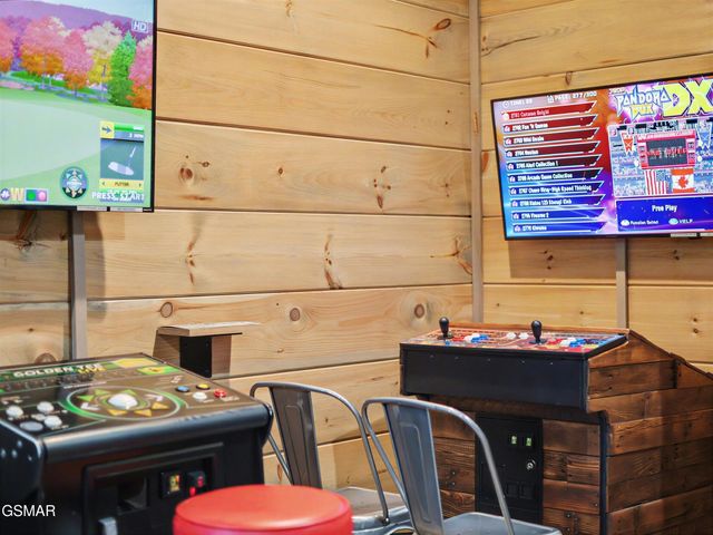 617 Big Bear Ridge Road, Gatlinburg, TN 37738