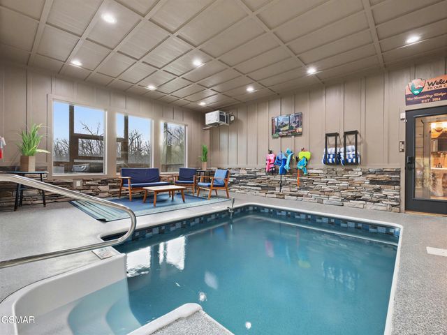 617 Big Bear Ridge Road, Gatlinburg, TN 37738