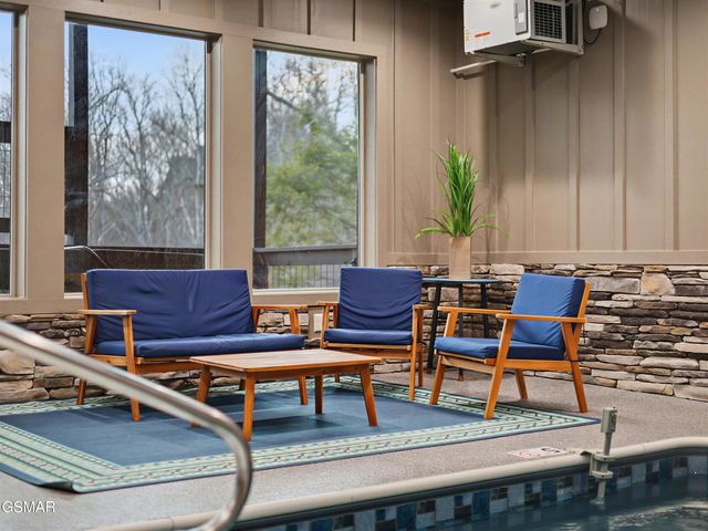 617 Big Bear Ridge Road, Gatlinburg, TN 37738