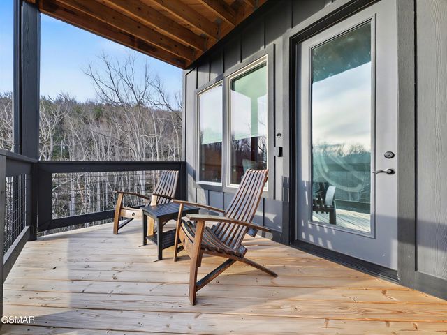 617 Big Bear Ridge Road, Gatlinburg, TN 37738