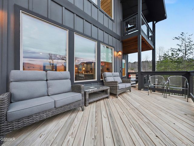 617 Big Bear Ridge Road, Gatlinburg, TN 37738