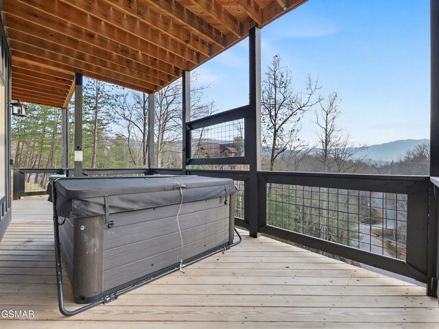 617 Big Bear Ridge Road, Gatlinburg, TN 37738