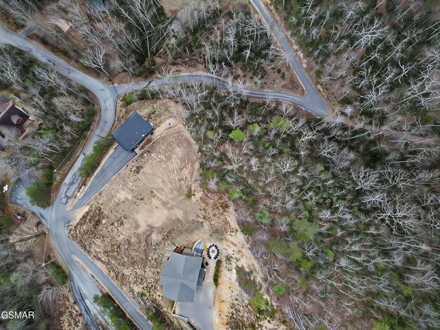 617 Big Bear Ridge Road, Gatlinburg, TN 37738