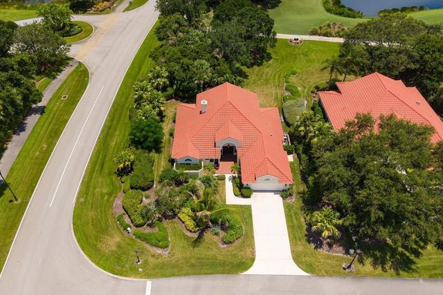 2001 NW Laurel Oak Lane, Palm City, FL 34990