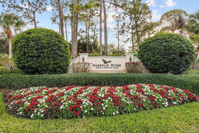 2001 NW Laurel Oak Lane, Palm City, FL 34990