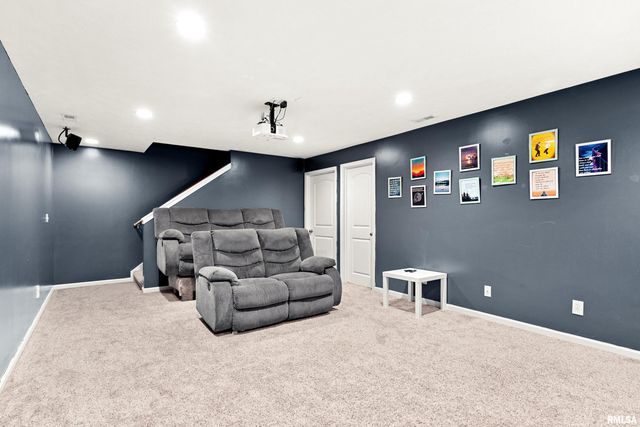2212 W KENFIELD Court, Peoria, IL 61615