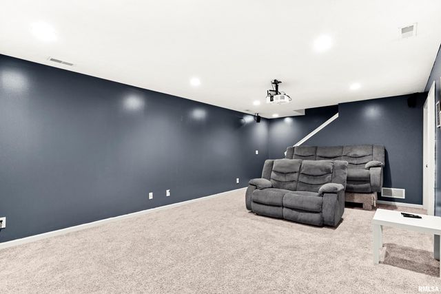 2212 W KENFIELD Court, Peoria, IL 61615