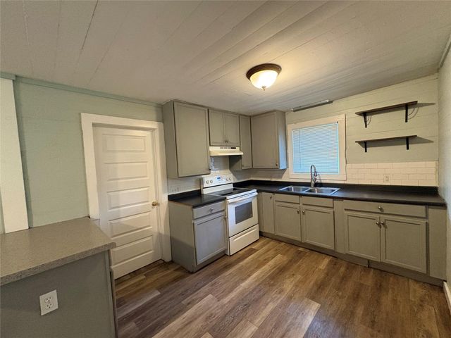 2305 Main ST, Bastrop, TX 78602