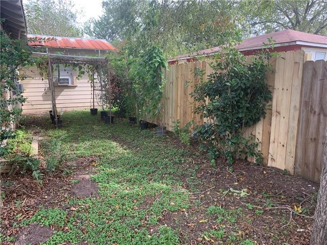 2305 Main ST, Bastrop, TX 78602
