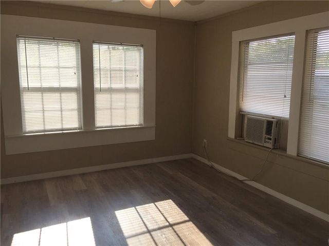 2305 Main ST, Bastrop, TX 78602