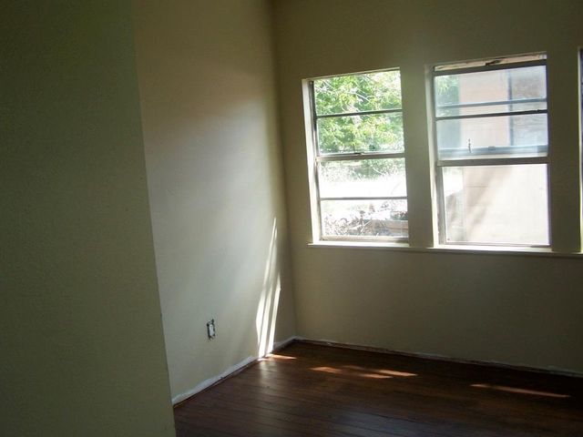 2305 Main ST, Bastrop, TX 78602
