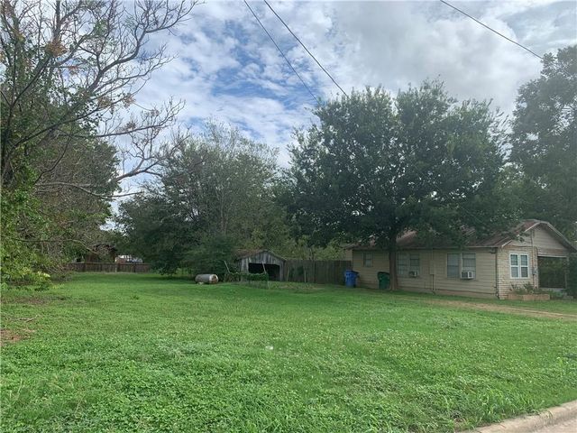 2305 Main ST, Bastrop, TX 78602