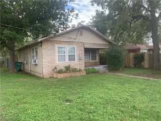 2305 Main ST, Bastrop, TX 78602