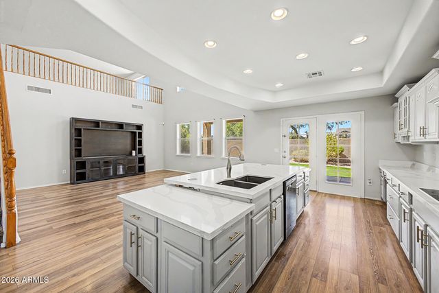 10520 E OLLA Avenue, Mesa, AZ 85212