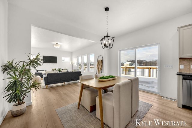 4393 Wood Way Court NE, Cedar Springs, MI 49319