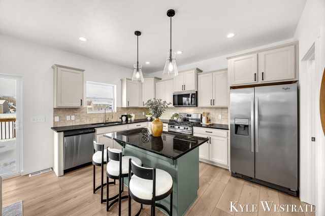 4393 Wood Way Court NE, Cedar Springs, MI 49319