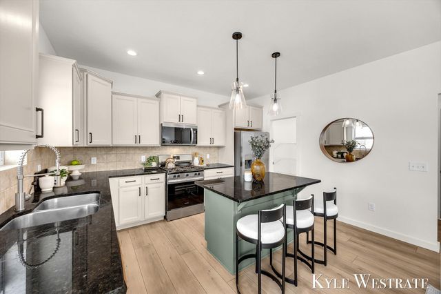 4393 Wood Way Court NE, Cedar Springs, MI 49319