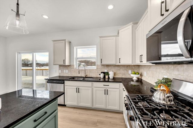 4393 Wood Way Court NE, Cedar Springs, MI 49319