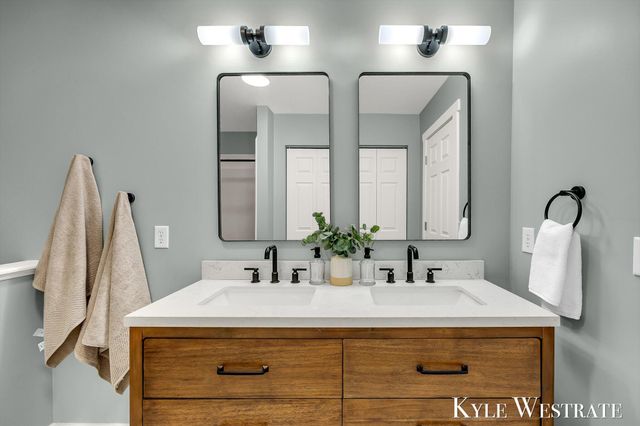 4393 Wood Way Court NE, Cedar Springs, MI 49319