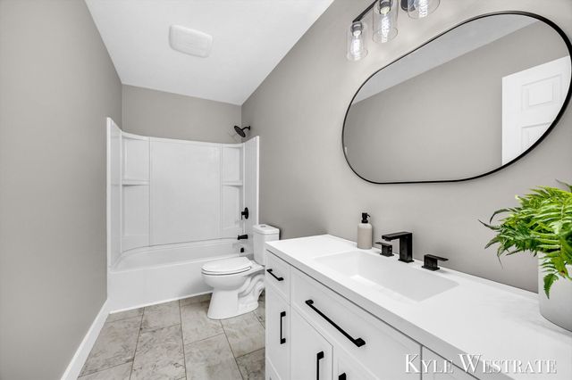 4393 Wood Way Court NE, Cedar Springs, MI 49319