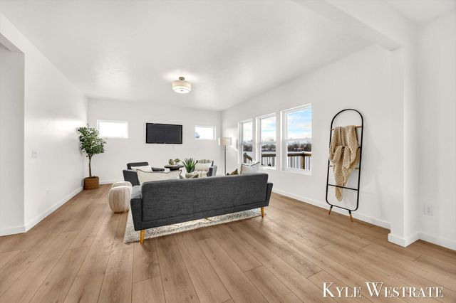 4393 Wood Way Court NE, Cedar Springs, MI 49319