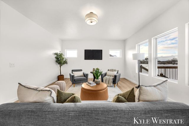 4393 Wood Way Court NE, Cedar Springs, MI 49319