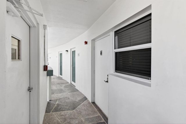 3250 NE 28th Street Unit 302, Fort Lauderdale, FL 33308