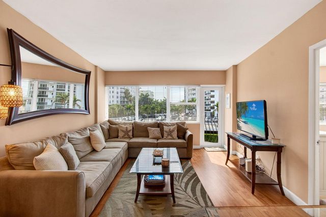 3250 NE 28th Street Unit 302, Fort Lauderdale, FL 33308