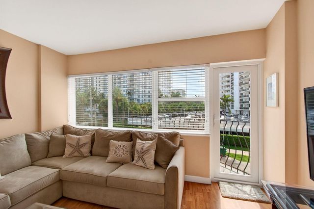 3250 NE 28th Street Unit 302, Fort Lauderdale, FL 33308