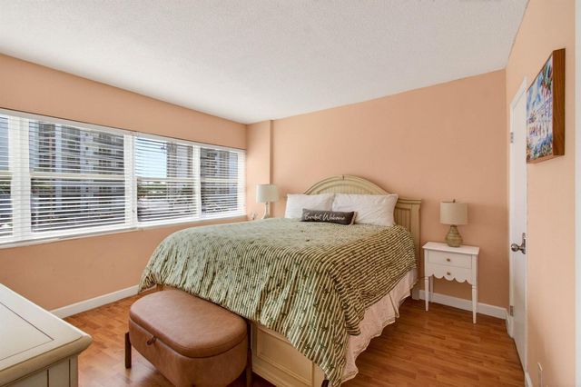 3250 NE 28th Street Unit 302, Fort Lauderdale, FL 33308