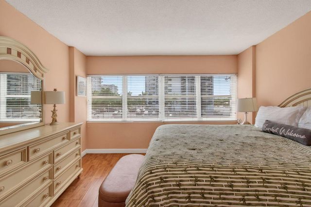 3250 NE 28th Street Unit 302, Fort Lauderdale, FL 33308
