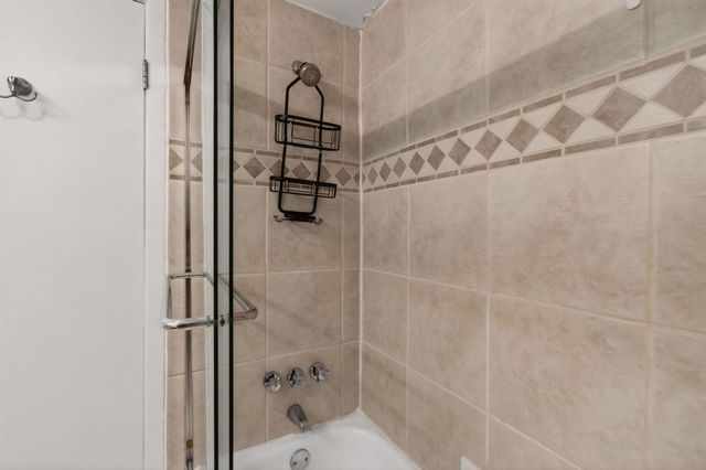 3250 NE 28th Street Unit 302, Fort Lauderdale, FL 33308