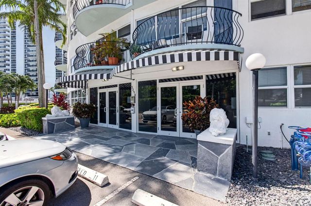 3250 NE 28th Street Unit 302, Fort Lauderdale, FL 33308