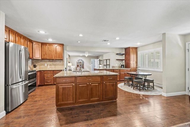 8309 Maverick Ct, Fair Oaks, CA 95628
