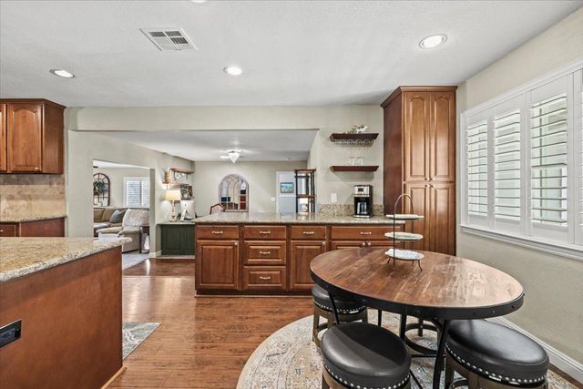 8309 Maverick Ct, Fair Oaks, CA 95628