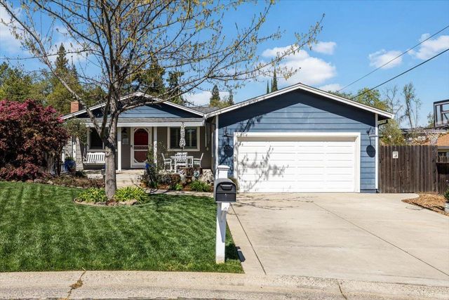 8309 Maverick Ct, Fair Oaks, CA 95628