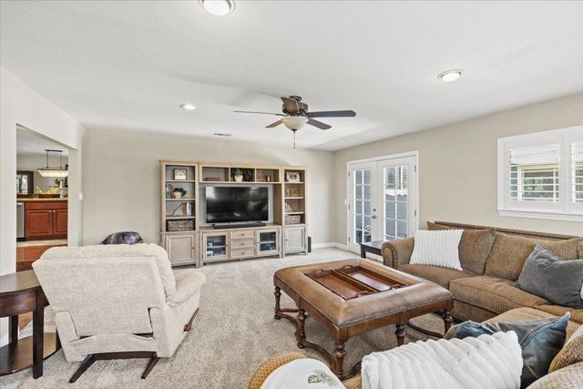 8309 Maverick Ct, Fair Oaks, CA 95628