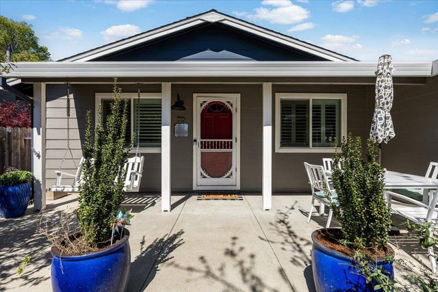 8309 Maverick Ct, Fair Oaks, CA 95628