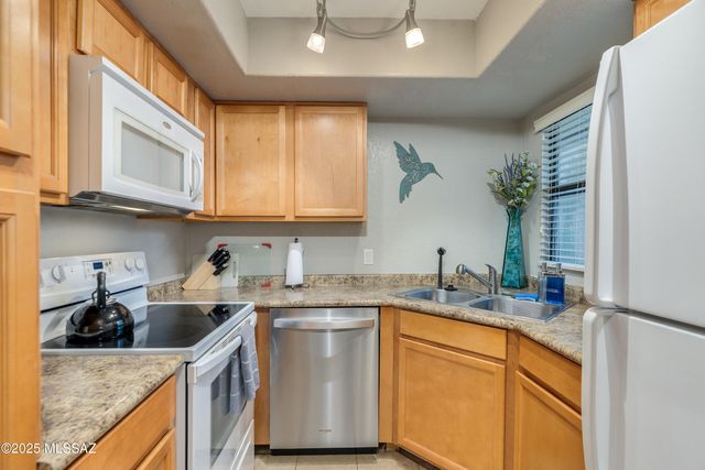 5855 N Kolb Rd Unit 1102, Tucson, AZ 85750