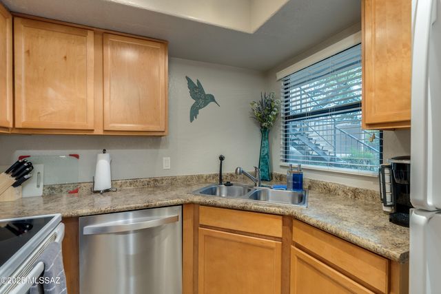 5855 N Kolb Rd Unit 1102, Tucson, AZ 85750