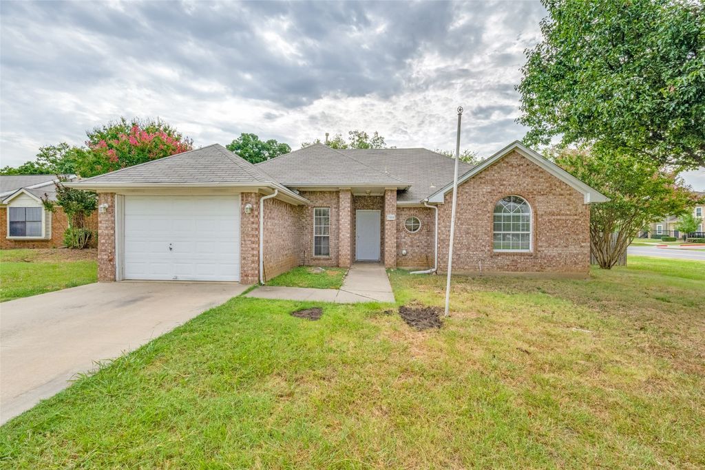 300 Mack Drive, Denton, TX 76209