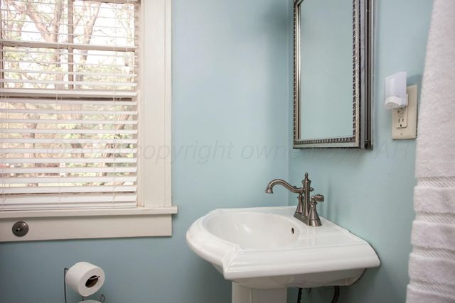 2401 S Hughes Street, Amarillo, TX 79109