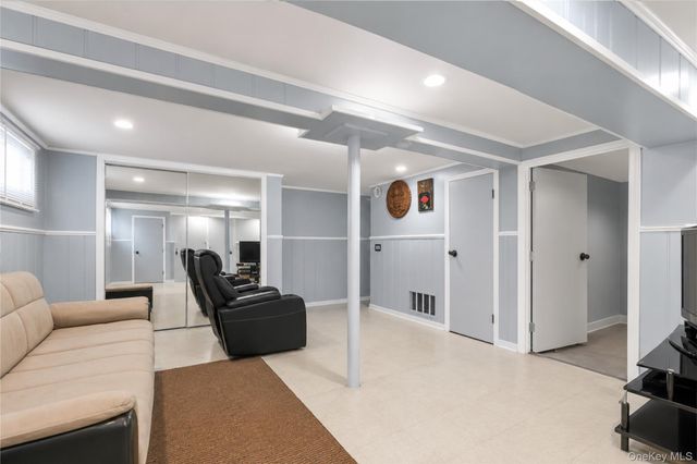 3 Ash Court, Hempstead, NY 11550