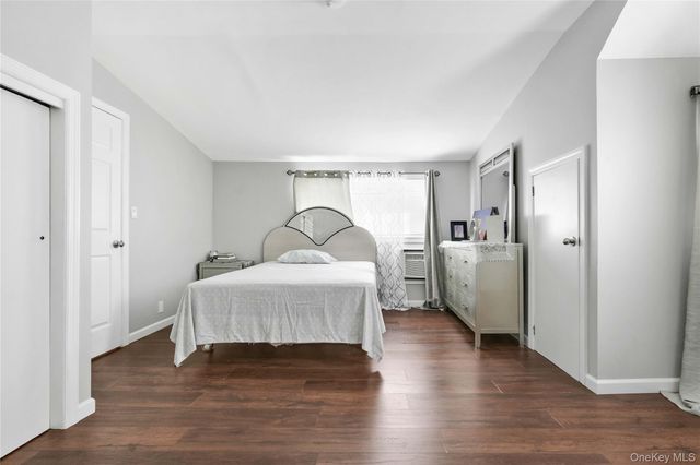 3 Ash Court, Hempstead, NY 11550