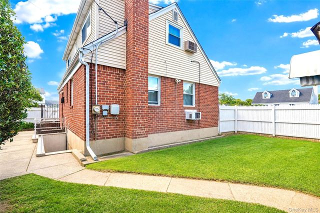 3 Ash Court, Hempstead, NY 11550