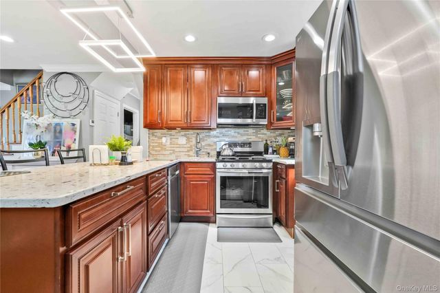 3 Ash Court, Hempstead, NY 11550
