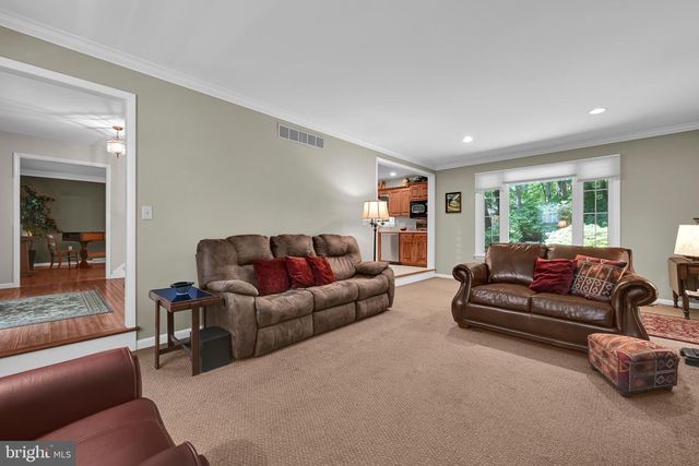14 CONESTOGA WOODS RD, Lancaster, PA 17602
